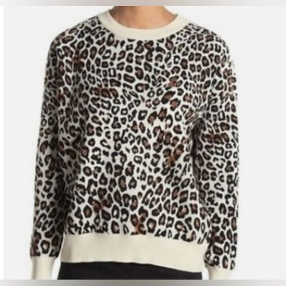 T Tahari Leopard Print crew neck Sweater - Picture 1 of 5